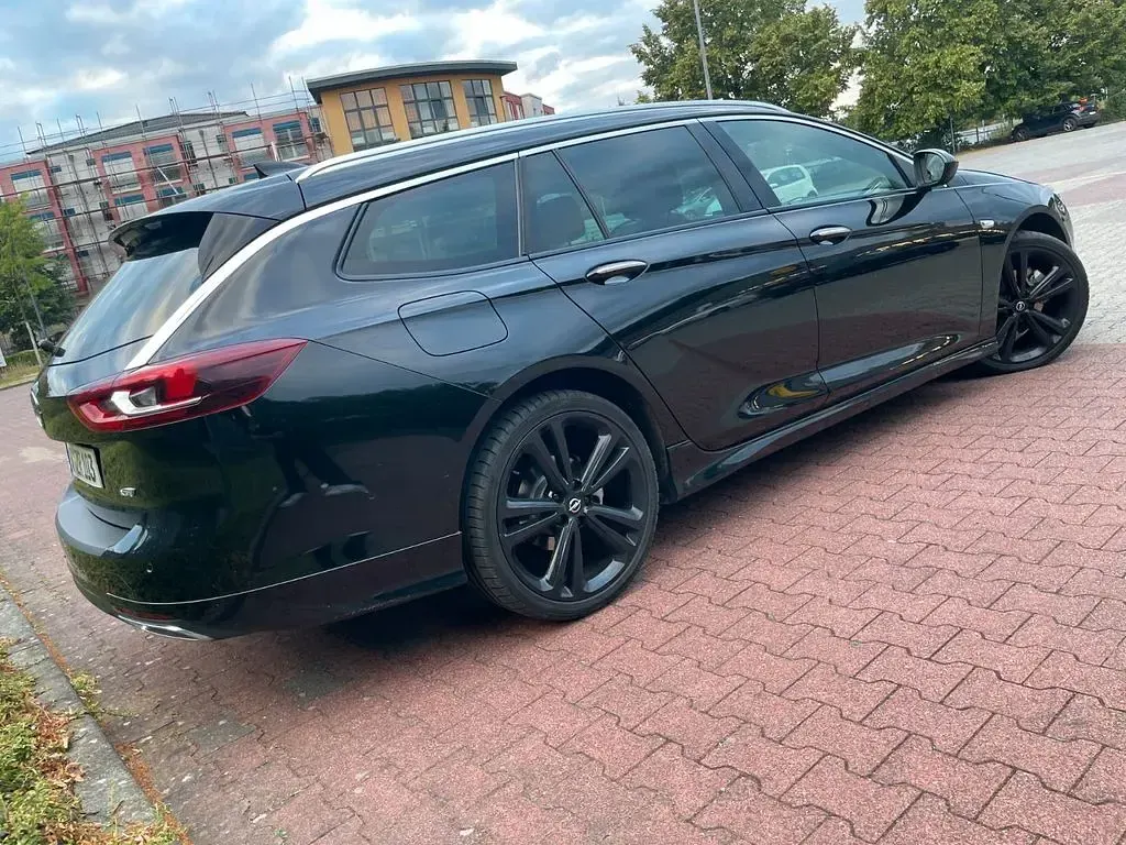 Gebraucht Opel Insignia Exklusiv 170 PS (125 kW) 2018 Schwarz Kombi