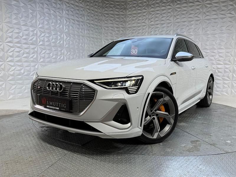 Weiß Gebraucht 2022 Audi e-tron Sport SUV | 45.460 € (Fairer Preis) - Bild 1/4