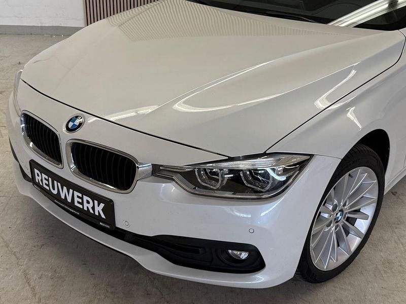 Gebraucht BMW 318 150 PS (110 kW) 2019 Mineralweiss metallic Kombi