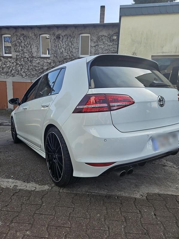 Gebraucht VW Golf VII R-line 150 PS (110 kW) 2014 Weiß Kleinwagen