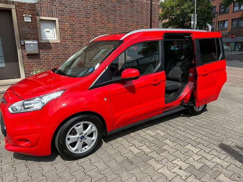 Gebraucht Ford Tourneo Connect Titanium 120 PS (88 kW) 2017 Rot Van / Kleinbus