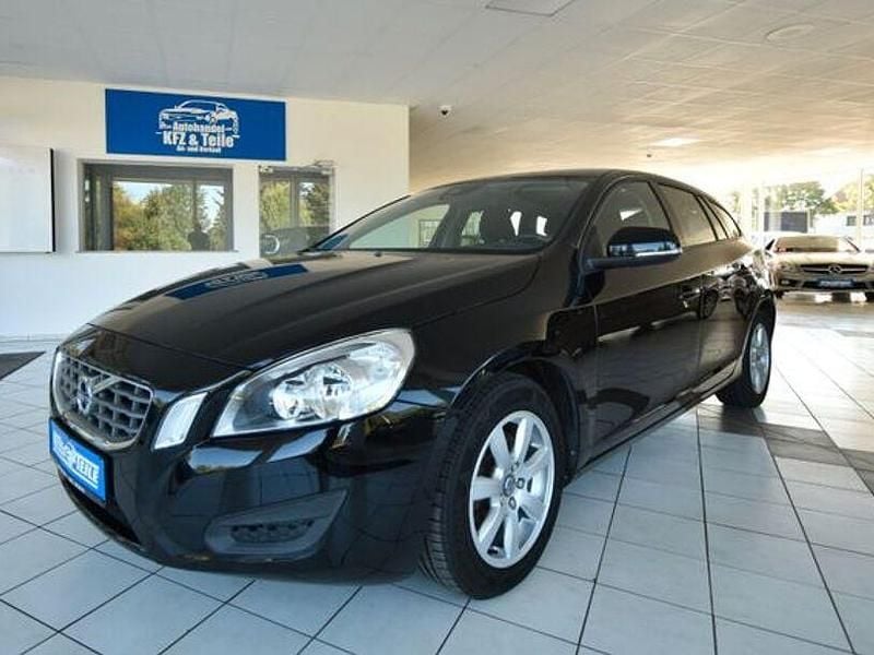 Gebraucht Volvo V60 Kinetic 114 PS (83 kW) 2011 Schwarz Kombi