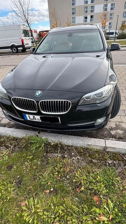 Schwarz Gebraucht 2012 BMW 535 Kombi | 12.499 € (Guter Preis) - Bild 1/4