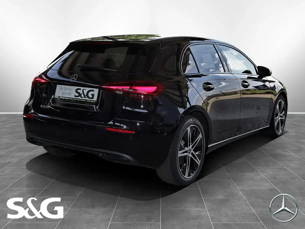 Gebraucht Mercedes A200 Progressive 163 PS (119 kW) 2026 Unilack nachtschwarz Limousine
