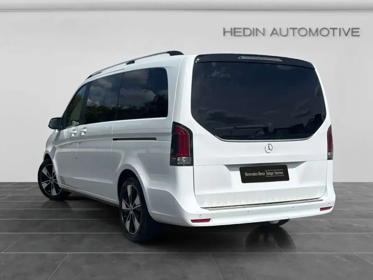 Gebraucht Mercedes V300 Style 237 PS (174 kW) 2024 Weiß Van / Kleinbus