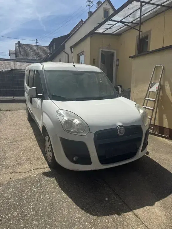 Gebraucht Fiat Doblò 105 PS (77 kW) 2010 Weiß Van / Kleinbus