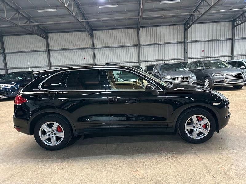 Second-hand Porsche Cayenne 239 CP (175 kW) 2010 Negru SUV