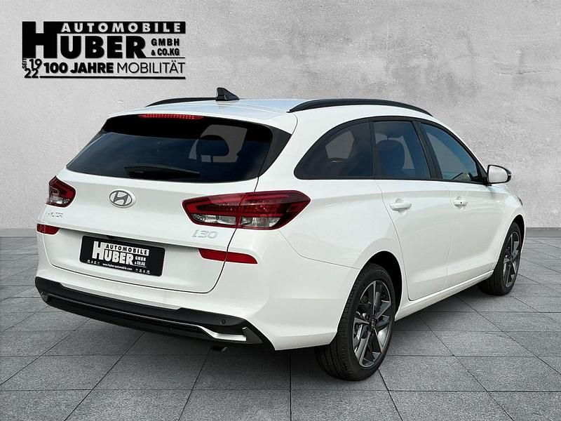 Neu Hyundai i30 Advantage 140 PS (102 kW) 2025 Weiß Limousine