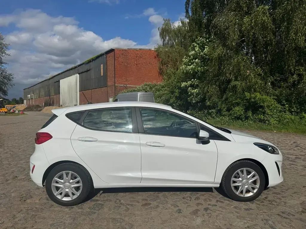 Gebraucht Ford Fiesta Trend 71 PS (52 kW) 2018 Weiß Kleinwagen