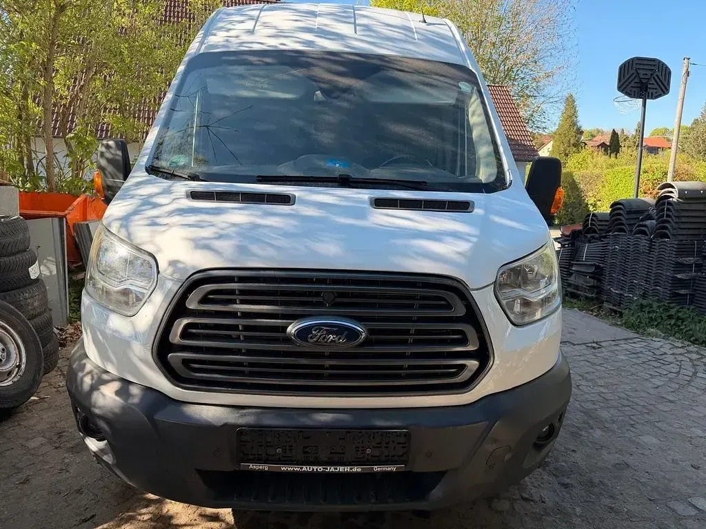 Usado Ford Transit 170 HP (125 kW) 2018 Branco Sedan