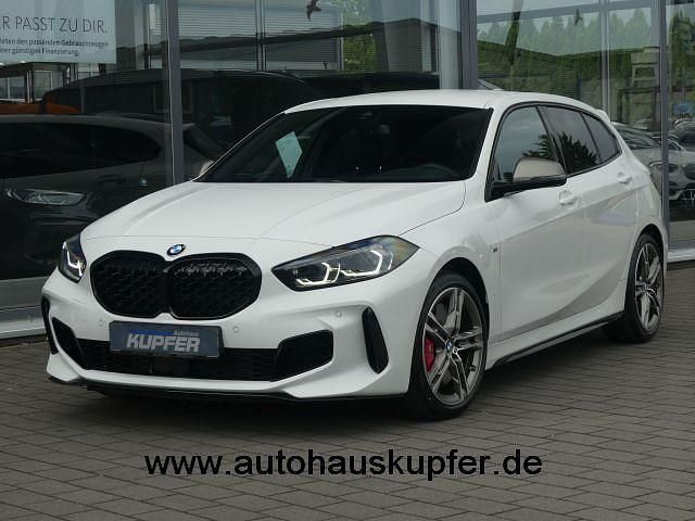 Weiß Gebraucht 2024 BMW M135 Performance Kleinwagen | 37.900 € (Guter Preis) - Bild 1/4