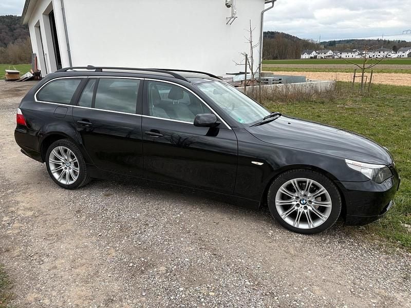 Gebraucht BMW 520 167 PS (122 kW) 2007 Schwarz Kombi