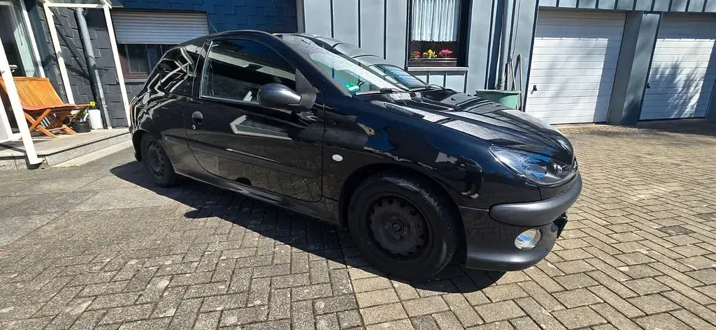 Gebraucht Peugeot 206 75 PS (55 kW) 2002 Schwarz Kleinwagen