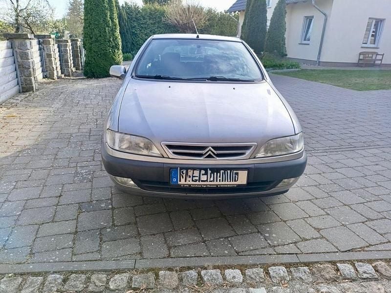 Gebraucht Citroën Xsara 90 PS (66 kW) 1997 Silber Limousine