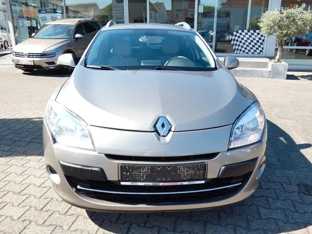 Gebraucht Renault Mégane III Luxe 150 PS (110 kW) 2011 Gold Limousine