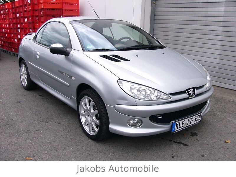 Gebraucht Peugeot 206 CC Quiksilver 109 PS (80 kW) 2004 Silber Cabrio