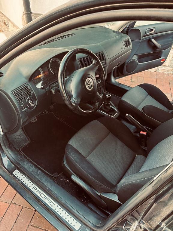 Second-hand VW Golf IV 75 CP (55 kW) 2003 Negru Berlinǎ