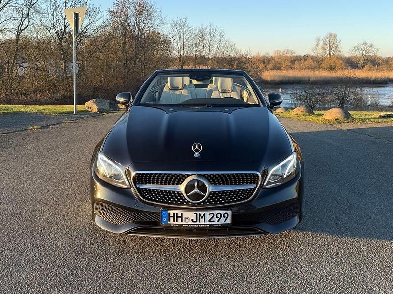 Gebraucht Mercedes E220 194 PS (142 kW) 2018 Schwarz Cabrio