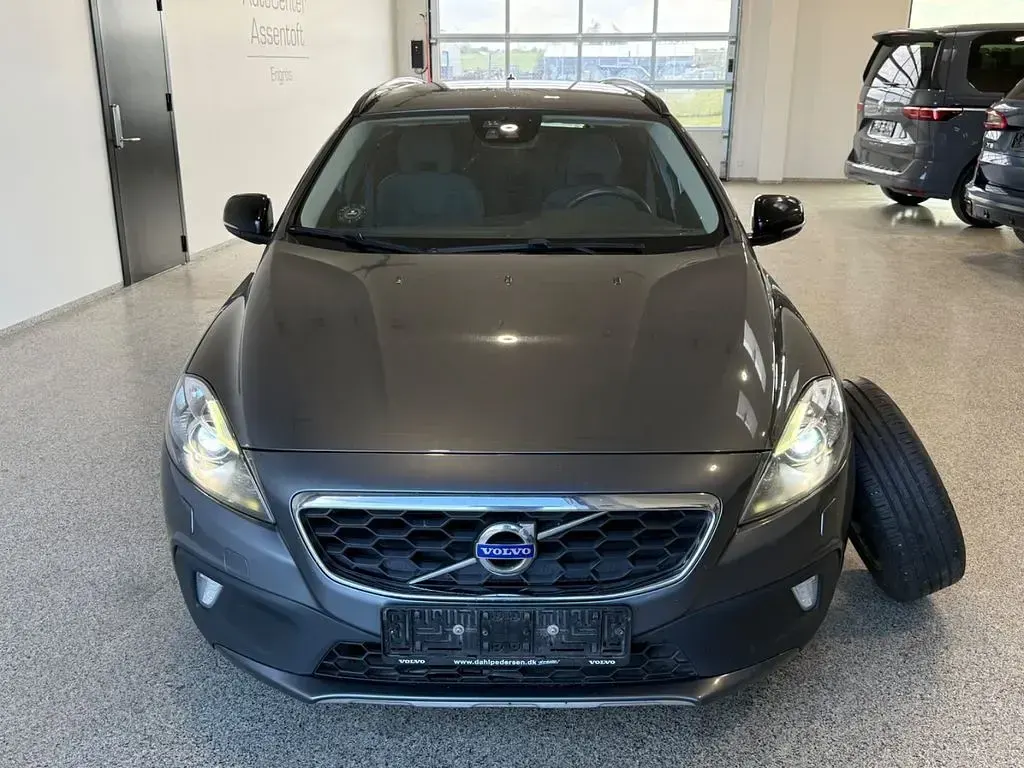 Gebraucht Volvo V40 CC Momentum 114 PS (83 kW) 2014 Grau Kombi