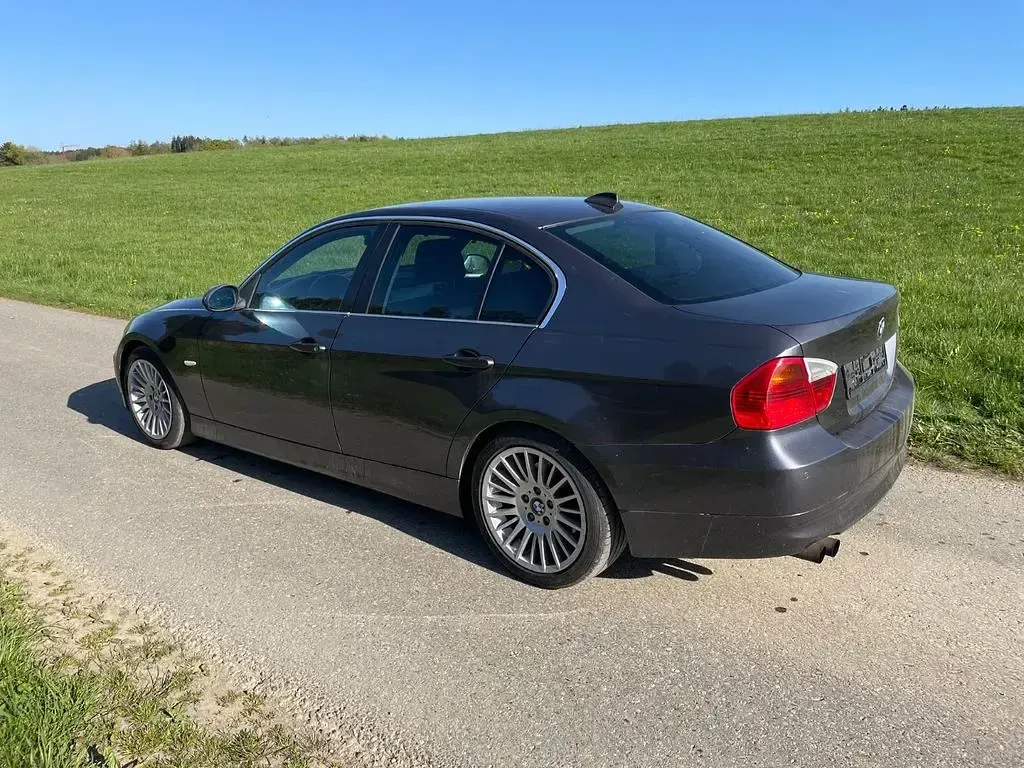 Second-hand BMW 325 218 CP (160 kW) 2005 Gri Berlinǎ