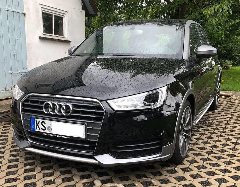 Schwarz Gebraucht 2018 Audi A1 Sportback Kleinwagen | 12.500 € (Guter Preis) - Bild 1/4