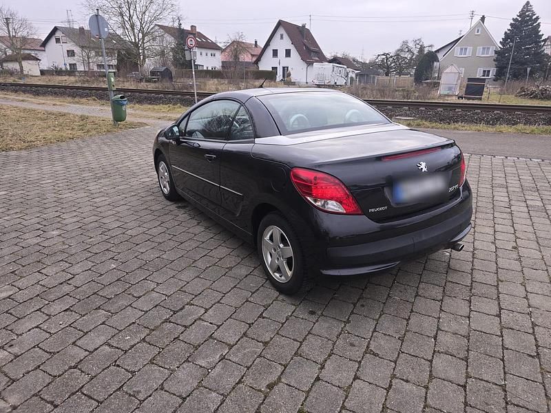 Gebraucht Peugeot 207 CC 120 PS (88 kW) 2011 Schwarz Cabrio