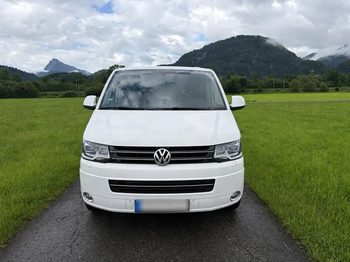 Gebraucht VW Multivan Highline 180 PS (132 kW) 2015 Weiß Van / Kleinbus