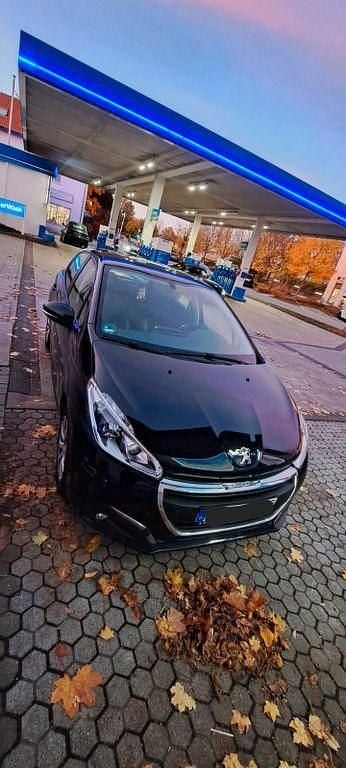 Violet Gebraucht 2017 Peugeot 208 Active Kleinwagen | 6.999 € (Guter Preis) - Bild 1/4