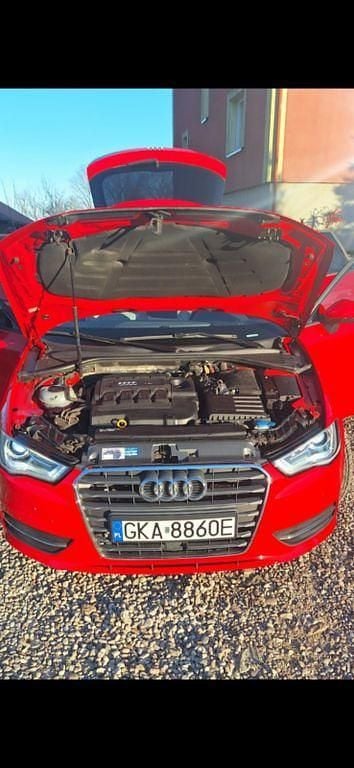 Gebraucht Audi A3 Ambiente 110 PS (80 kW) 2014 Rot Limousine