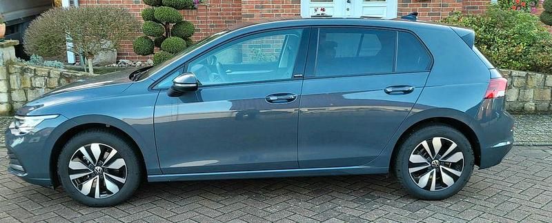 Gebraucht VW Golf VIII Move 131 PS (96 kW) 2024 Grau Limousine