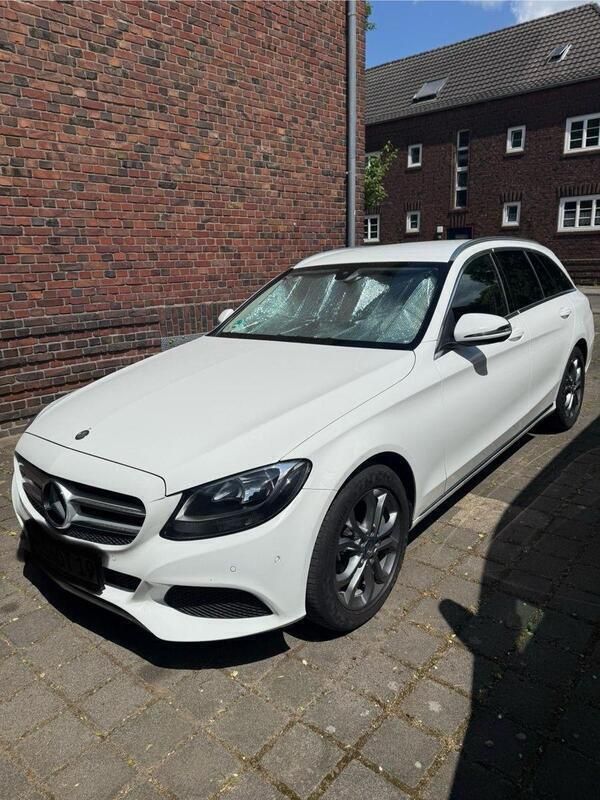 Weiß Gebraucht 2015 Mercedes C250 Avantgarde Kombi | 15.000 € (Guter Preis) - Bild 1/4
