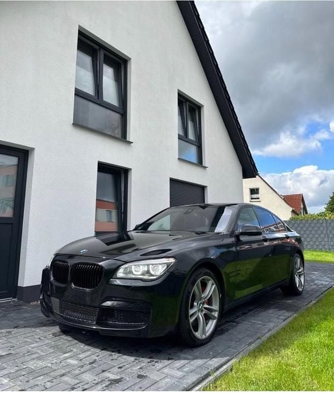 Gebraucht BMW 750 M Sport 381 PS (280 kW) 2012 Schwarz Limousine