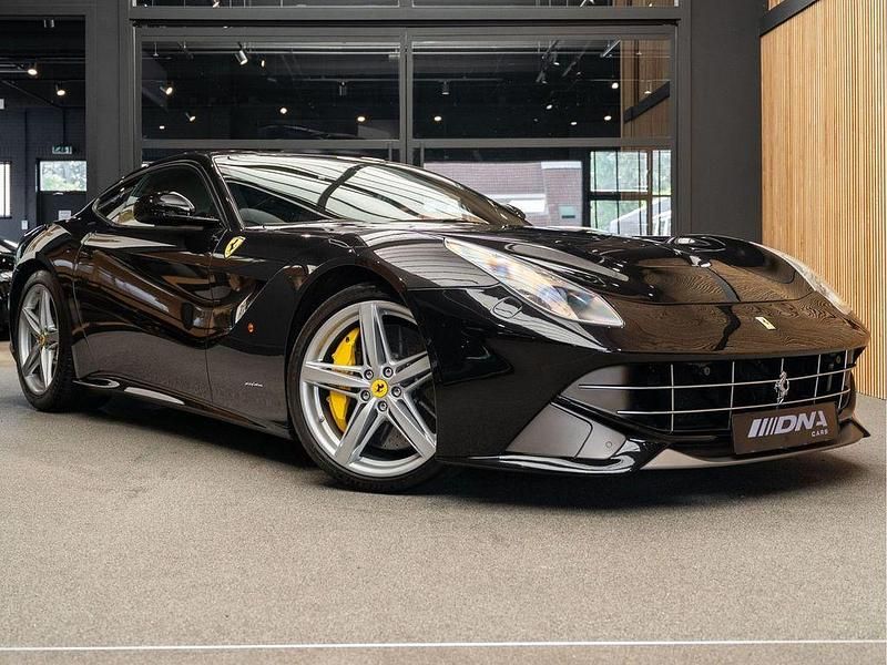 Schwarz Gebraucht 2013 Ferrari F12 | 179.995 € - Bild 1/4