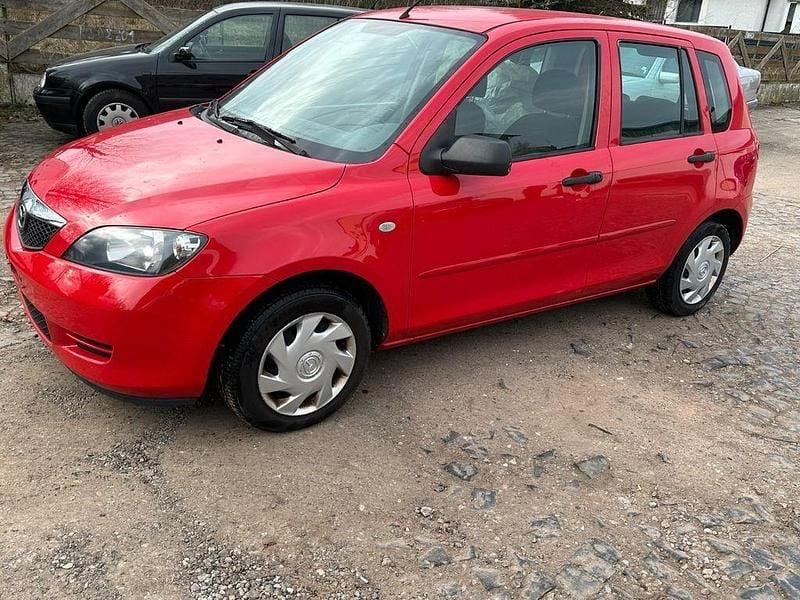 Rot Gebraucht 2004 Mazda 2 Comfort Limousine | 1.500 € (Fairer Preis) - Bild 1/4