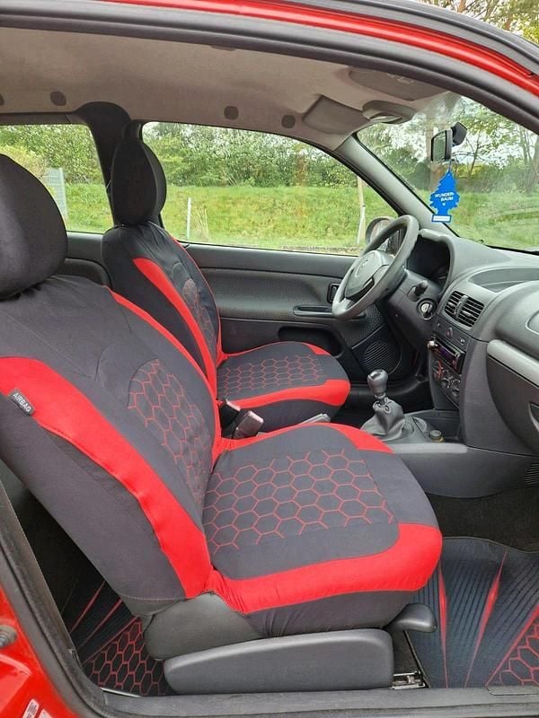 Second-hand Renault Clio II 55 CP (40 kW) 2011 Roșu Hatchback