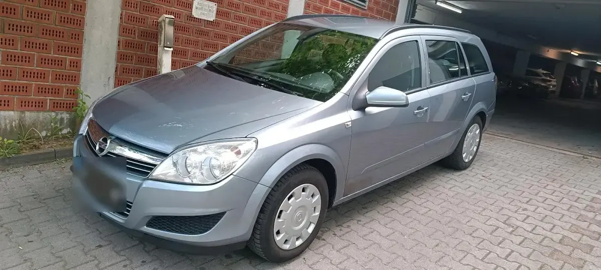 Gebraucht Opel Astra 116 PS (85 kW) 2008 Grau Kombi