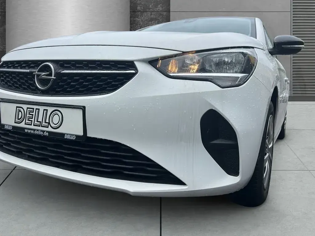 Używany Opel Corsa Edition 75 KM (55 kW) 2021 Biały Hatchback