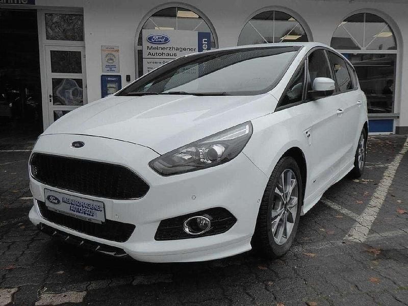 Gebraucht Ford S-MAX ST-Line 190 PS (139 kW) 2018 Frostweiß Van / Kleinbus