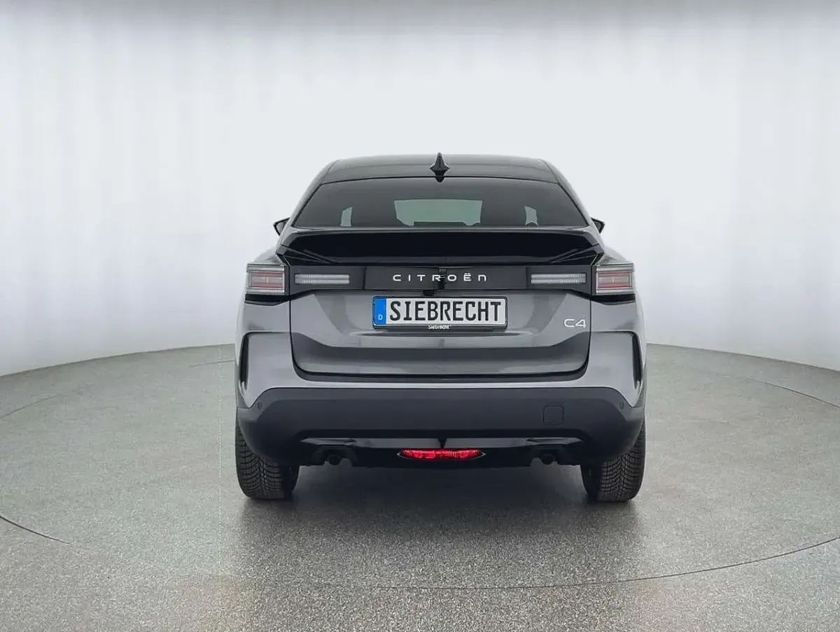 Neu Citroën C4 145 PS (106 kW) 2026 Grau SUV