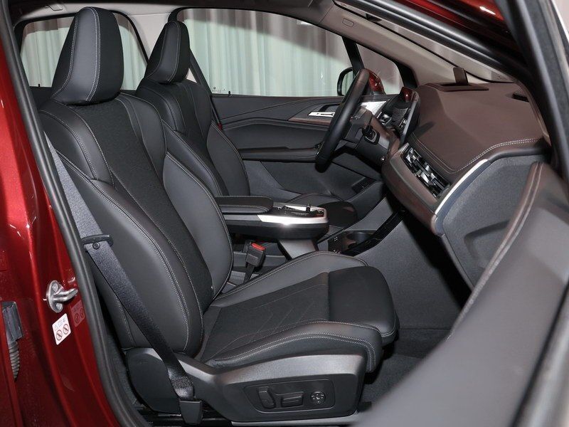 Gebraucht BMW 230e Active Tourer Sport Line 150 PS (110 kW) 2022 Piemont rot Van / Kleinbus