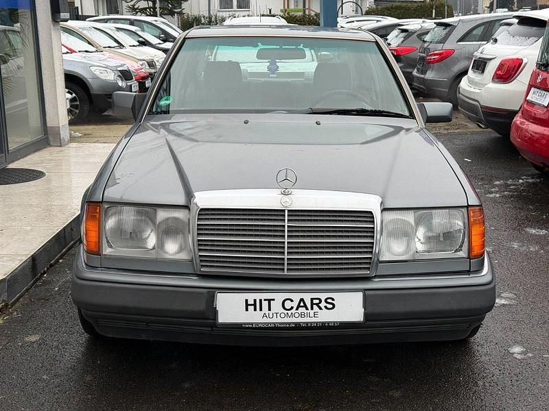Gebraucht Mercedes E260 160 PS (117 kW) 1992 Grau Limousine