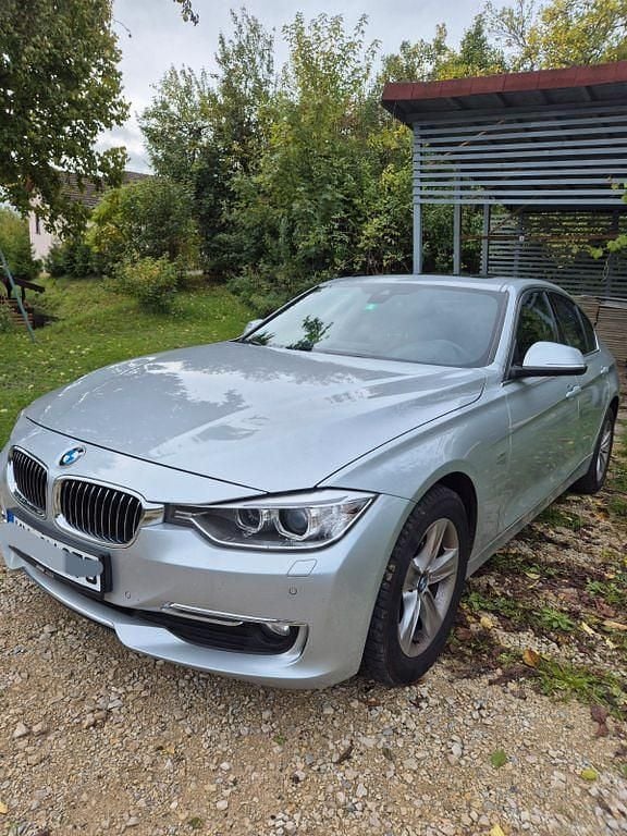 Silber Gebraucht 2012 BMW 320 Gran Turismo Sport Line Limousine | 12.900 € (Fairer Preis) - Bild 1/4