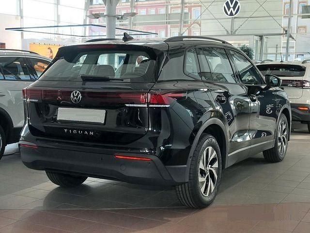 Neu VW Tiguan Life 150 PS (110 kW) 2026 Schwarz SUV
