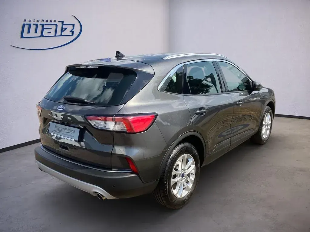 Gebraucht Ford Kuga Titanium 150 PS (110 kW) 2022 Grau SUV