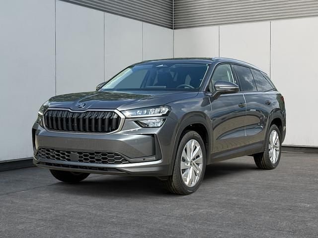 Graphitegrau metallic/grau Neu 2025 Skoda Kodiaq Selection SUV | 44.430 € (Guter Preis) - Bild 1/4