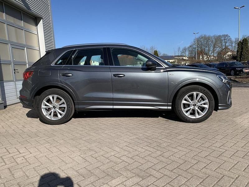 Gebraucht Audi Q3 S-Line 150 PS (110 kW) 2022 Grau SUV