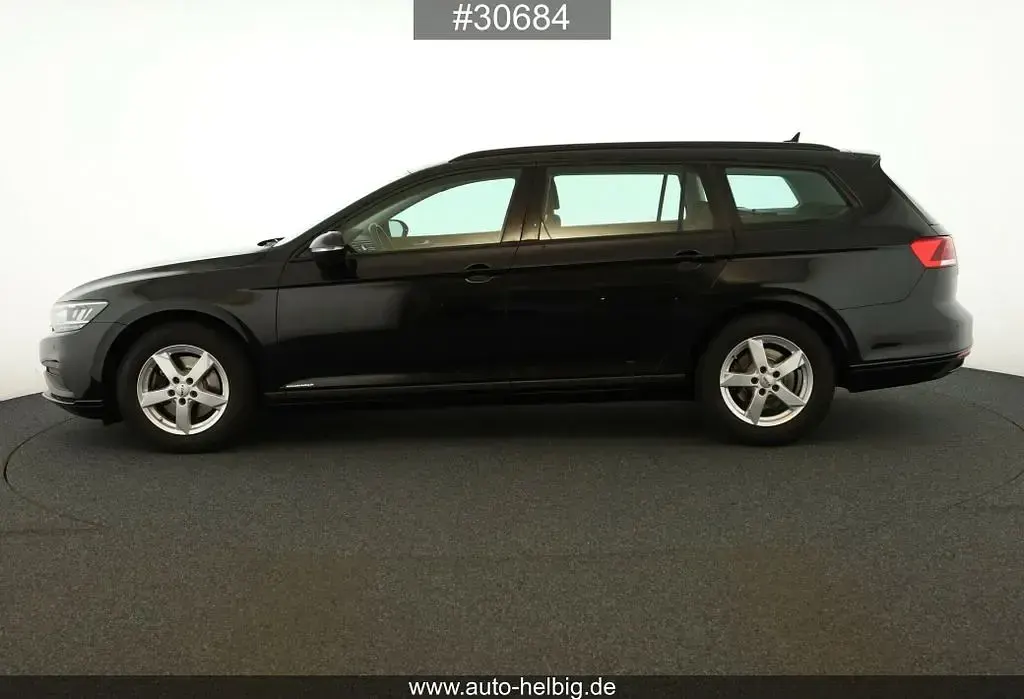 Second-hand VW Passat 122 CP (89 kW) 2023 Negru Break