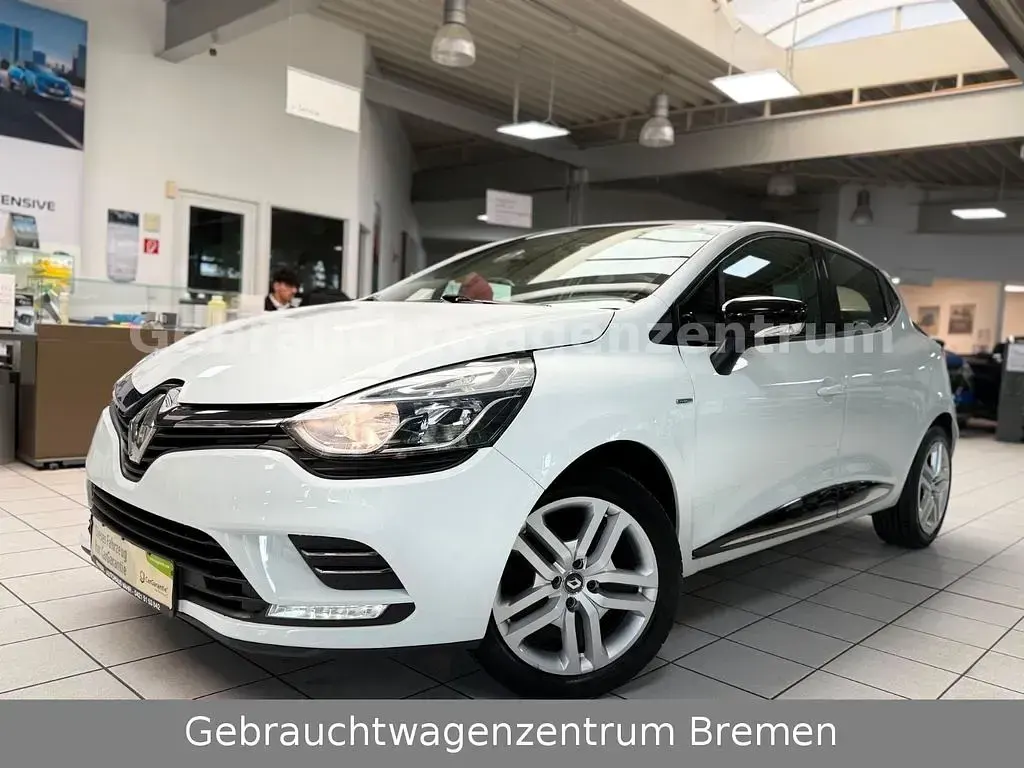 Gebraucht Renault Clio IV LIMITED 73 PS (53 kW) 2017 Weiß Limousine