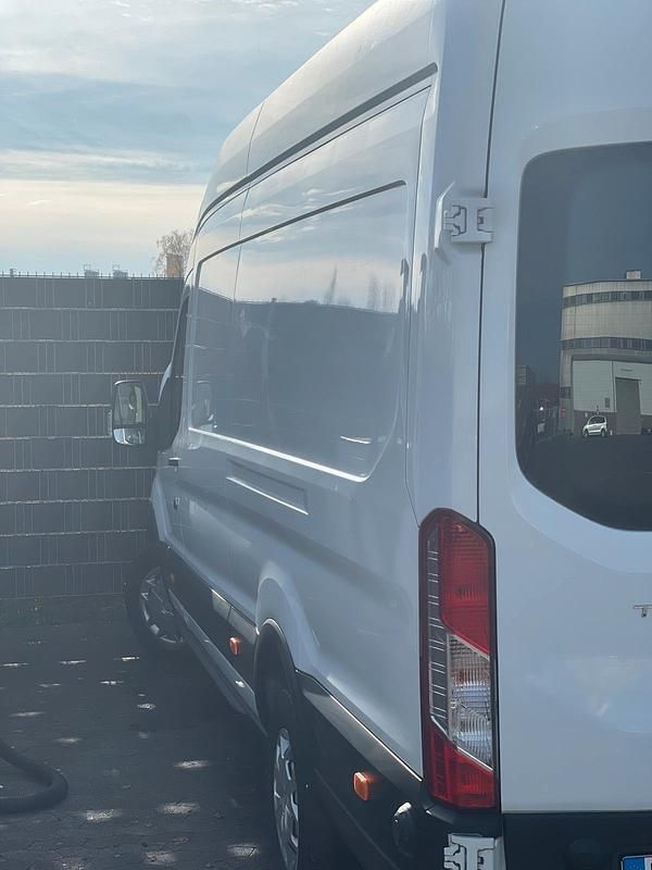 Gebraucht Ford Transit 131 PS (96 kW) 2019 Weiß Limousine