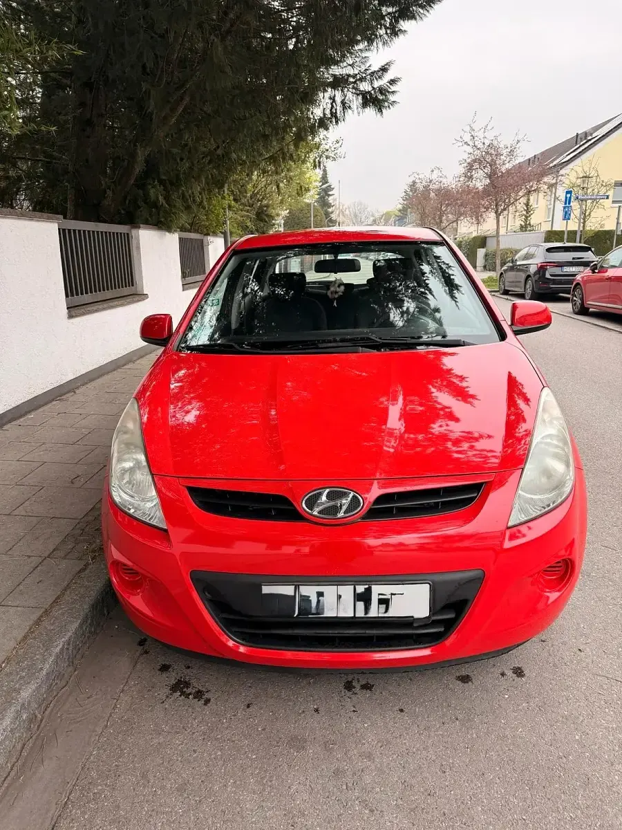 Gebraucht Hyundai i20 Edition 78 PS (57 kW) 2011 Rot Kleinwagen